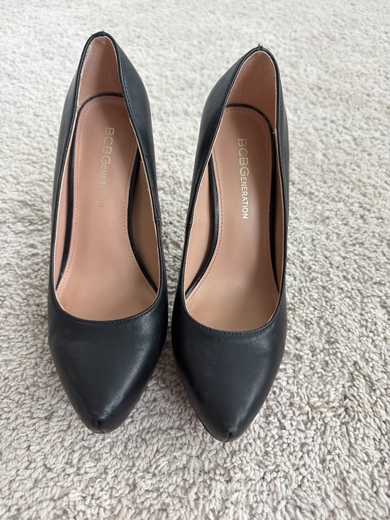 BCBGeneration Shoes - BCBGeneration black leather platform heels size 6